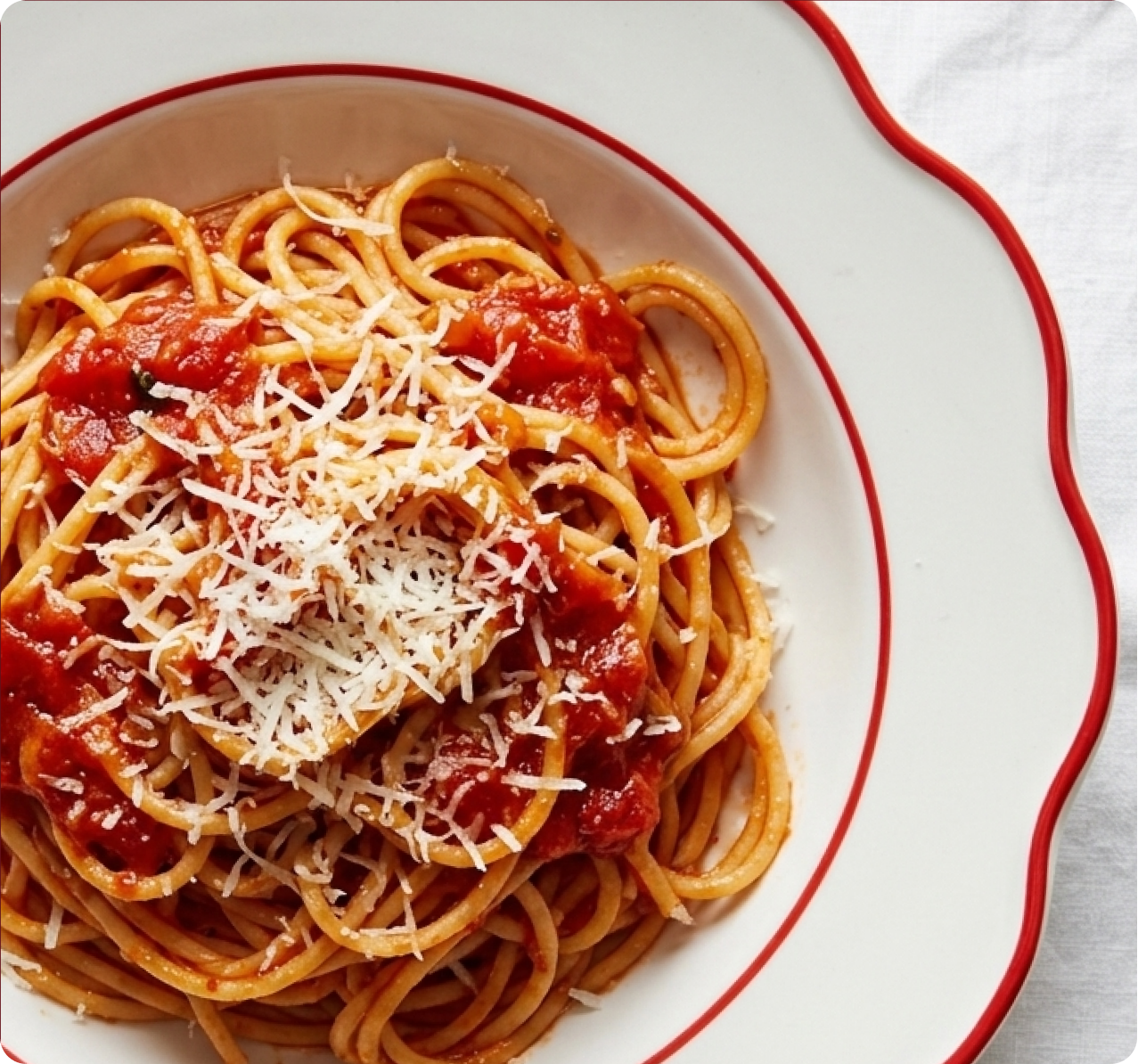 Filo di Solle — pasta box close-up showing heritage palette and typography